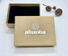 Load image into Gallery viewer, Gold Gingko Leaf Necklace