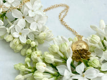 Load image into Gallery viewer, Gold Poppy Seedhead Necklace