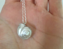 Load image into Gallery viewer, Sliver Snail Necklace
